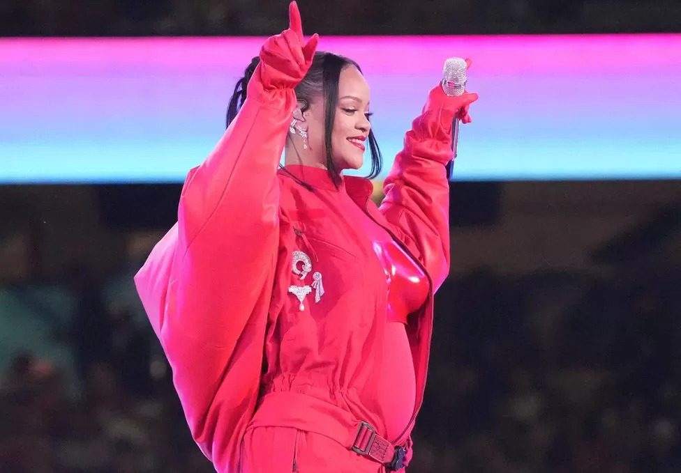 Rihanna returns to the stage triumphant - and pregnant - for Super Bowl  halftime show